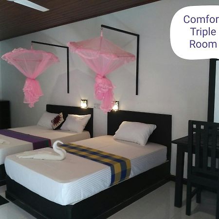 Golden Beach Inn Trincomalee Exterior foto