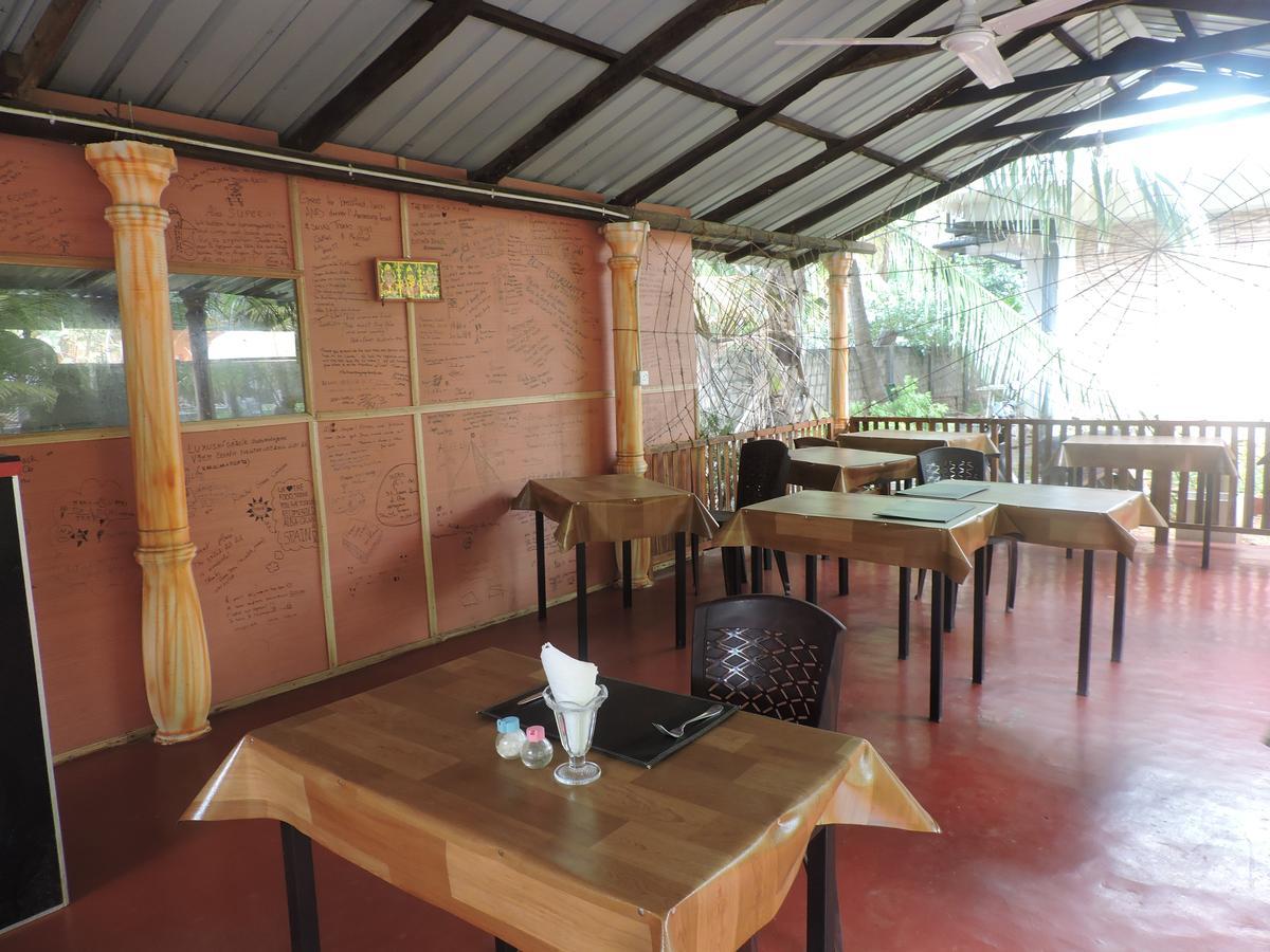 Golden Beach Inn Trincomalee Exterior foto