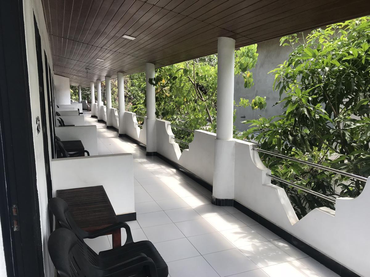 Golden Beach Inn Trincomalee Exterior foto