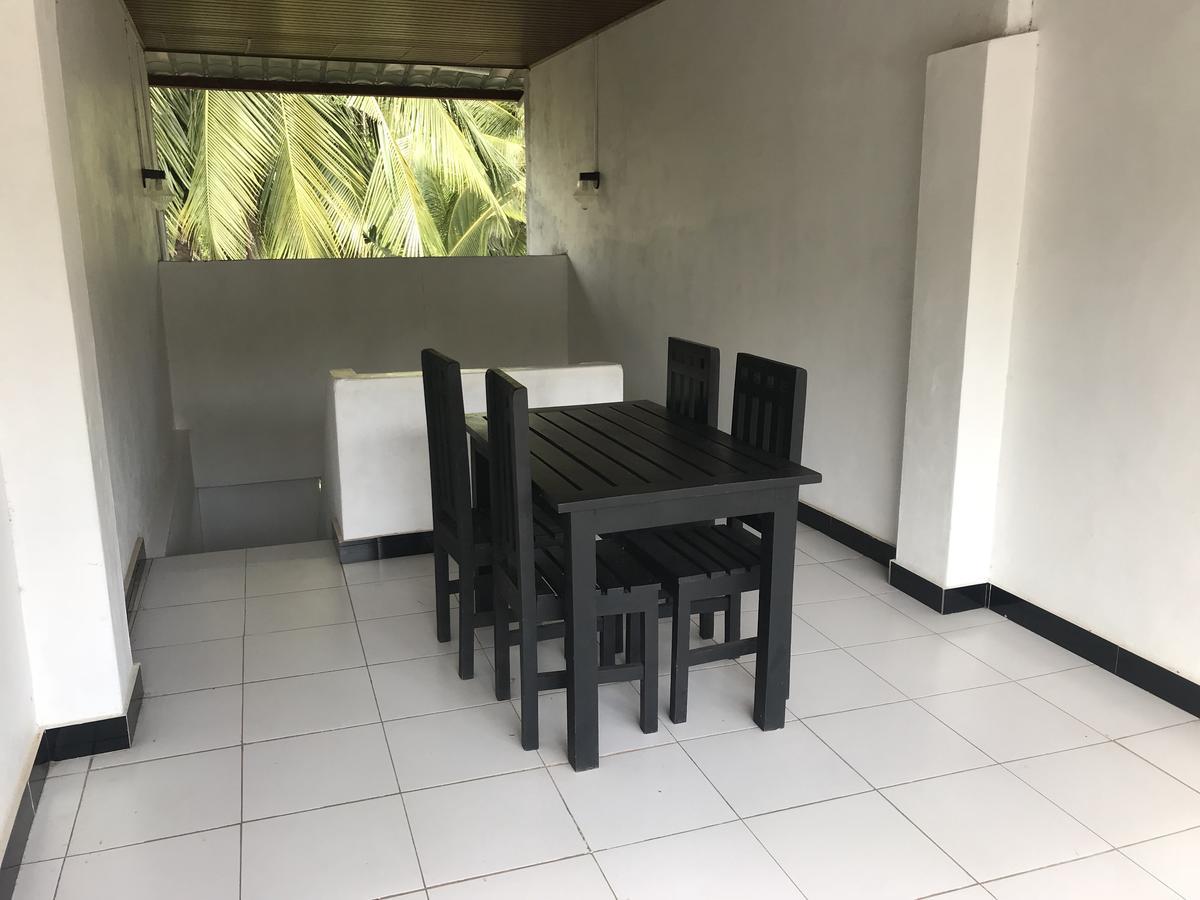 Golden Beach Inn Trincomalee Exterior foto