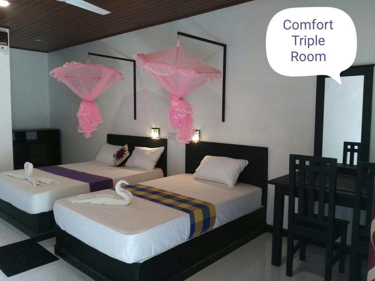 Golden Beach Inn Trincomalee Exterior foto